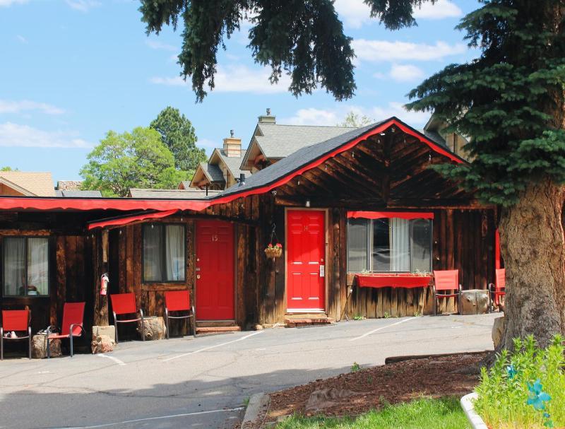 Photo of Foot Of The Mountain Motel