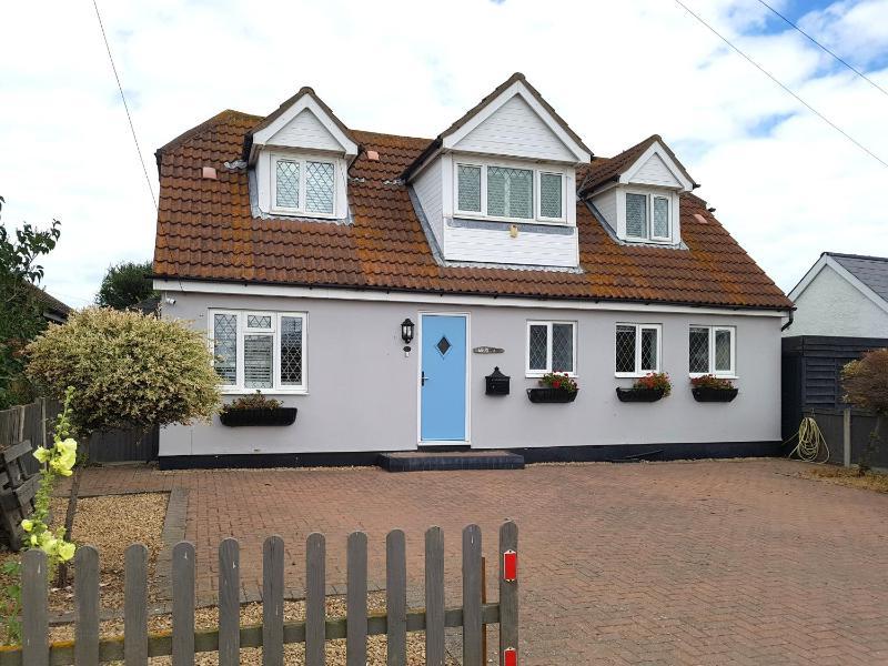 Photo of 3 Bedroom Family Home Just 5 Mins From The Beach