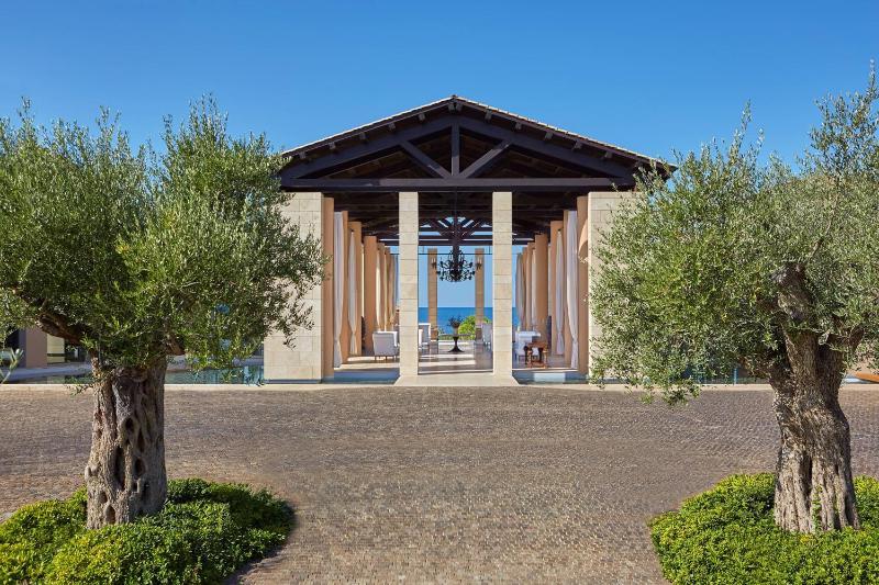 Foto de The Romanos Costa Navarino A Luxury Collection Resort